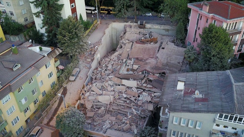 Sarıyer'de önceden boşaltılan 9 katlı bina çöktü