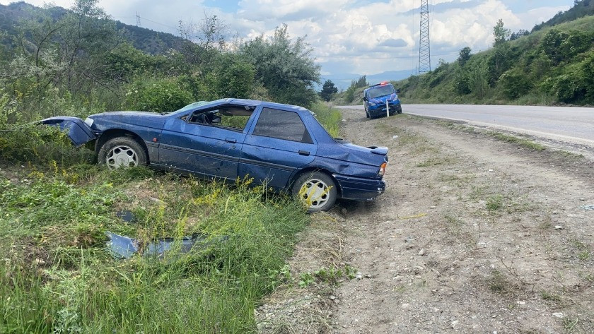 Kastamonu’da yoldan çıkan otomobil takla attı: 4 yaralı