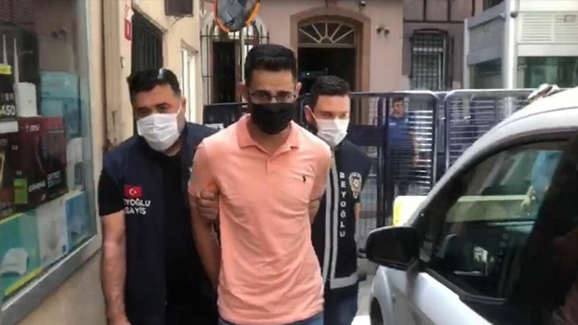 Türk parasıyla burnunu silen turist gözaltına alındı