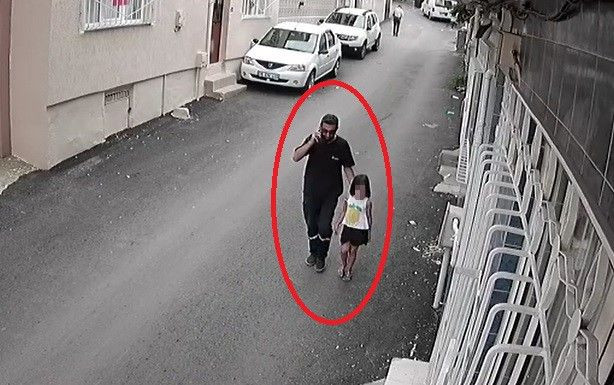  Bursa'da güpegündüz 5 yaşındaki kız çocuğunu taciz eden sapığa meydan dayağı! video - Sayfa 1