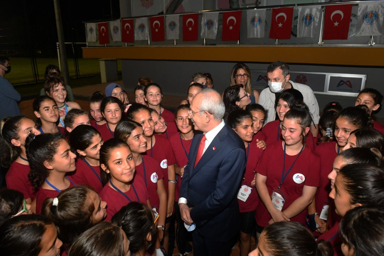 CHP Genel Başkanı Kemal Kılıçdaroğlu Mersin'de meşalelerle karşılandı! video - Sayfa 3