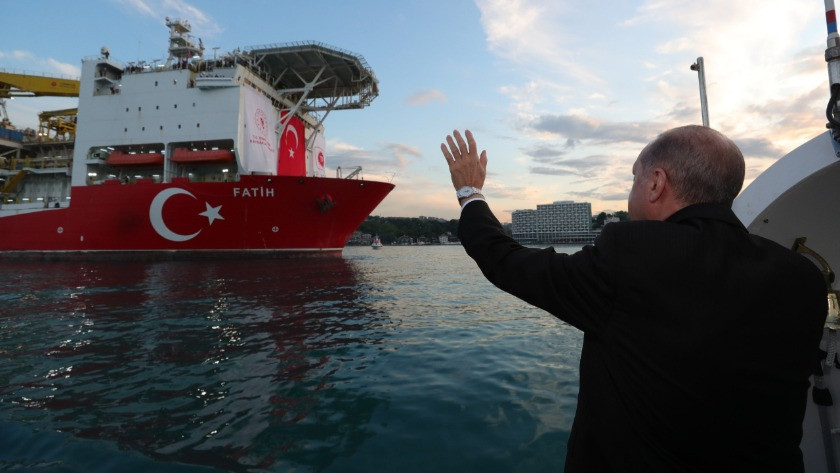 Akdeniz'deki üç petrol sahası için Türkiye'den başvuru