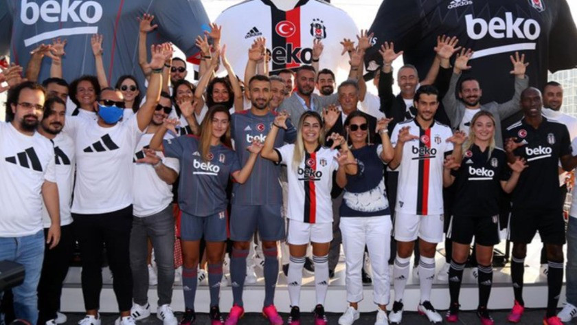Beşiktaş'ın yeni sezon formaları tanıtıldı