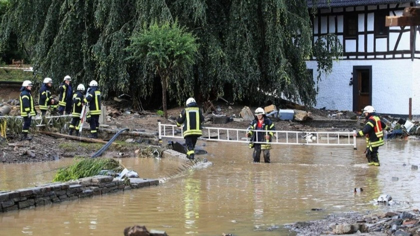 Almanya'daki sel felaketinde ölü sayısı 100'ü geçti!