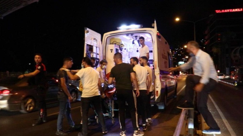İzmir'de bıçaklı, kaldırım taşlı 'omuz atma' kavgası: 1 ölü, 3 yaralı