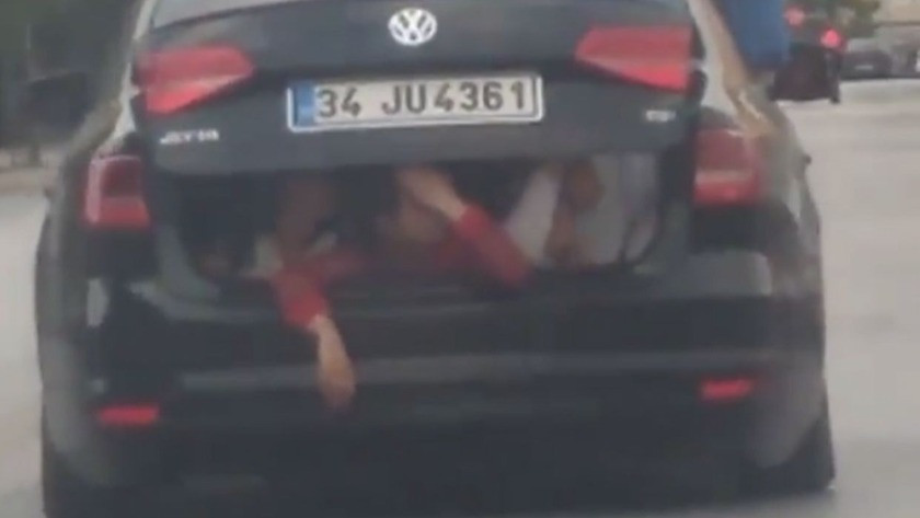 Ölümüne ihmal! Konya'da çocukların otomobilin bagajındaki tehlikeli yolculuğu kamerada!