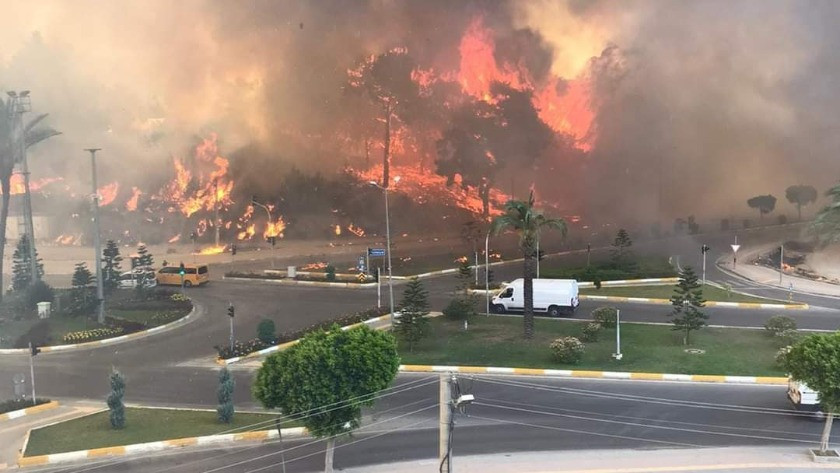 "Antalya'da bugüne kadar bu büyüklükte yangın görmedik"