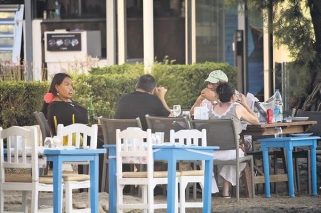 Bodrum'da tatil yapan Bülent Ersoy'un makyajsız hali sosyal medyada olay oldu - Sayfa 4