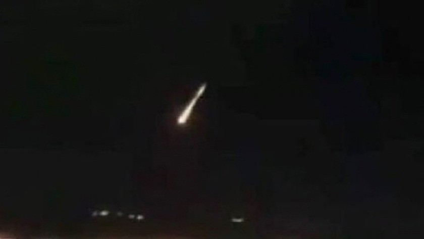 izmir'e meteor düştü iddiası! İşte görüntüleri!