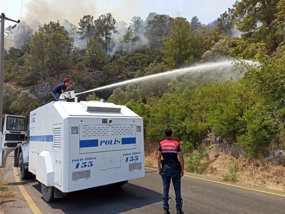 Türkiye alevlere karşı tek yürek! Söndürme ekipleri, asker-polis ve halk omuz omuza - Sayfa 2