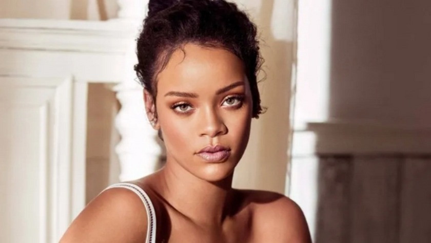 Dünyanın en zengin kadın müzisyeni Rihanna oldu!