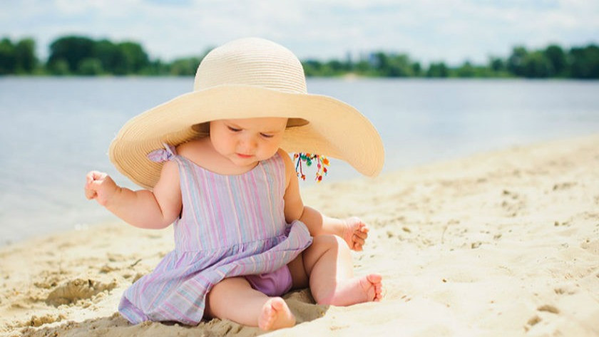 Bebekleri güneşten korurken nelere dikkat etmeliyiz?