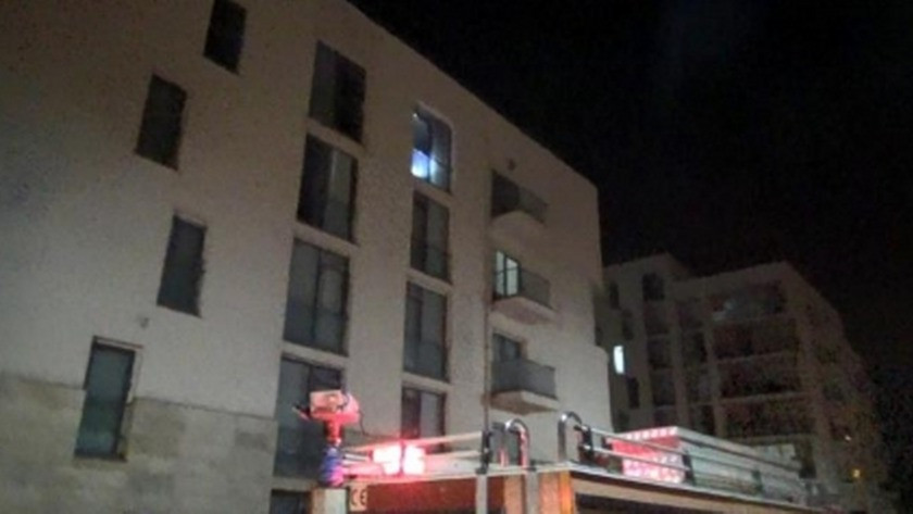 Diyarbakır'ın Kayapınar ilçesinde bir kişi evini yaktı!