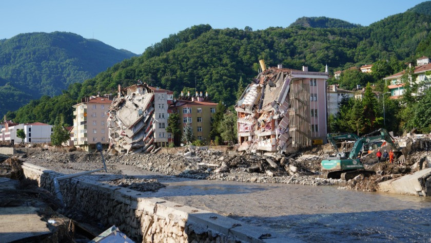Sel felaketi bölgesinde 109 bina için acil yıkım kararı