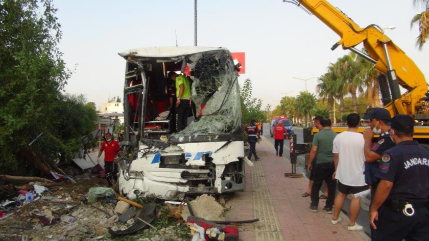 Feci kaza! Mersin'de yolcu otobüsü şarampole devrildi