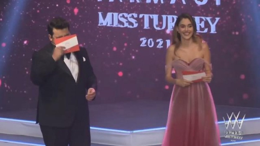 Berfu Yenenler'in gafı Miss Turkey gecesine damga vurdu!
