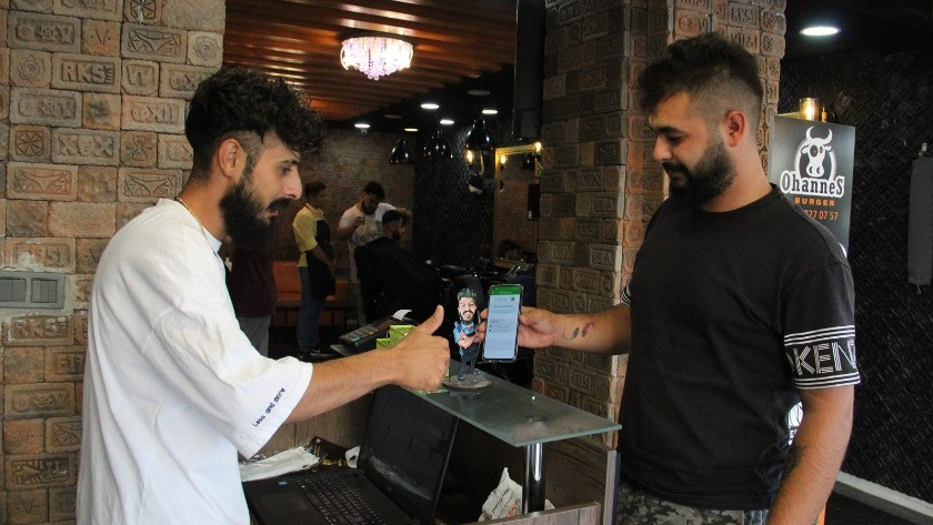 Antalya'da aşıya teşvik: 2 doz aşı olan öğrenciye, saç tıraşı ücretsiz