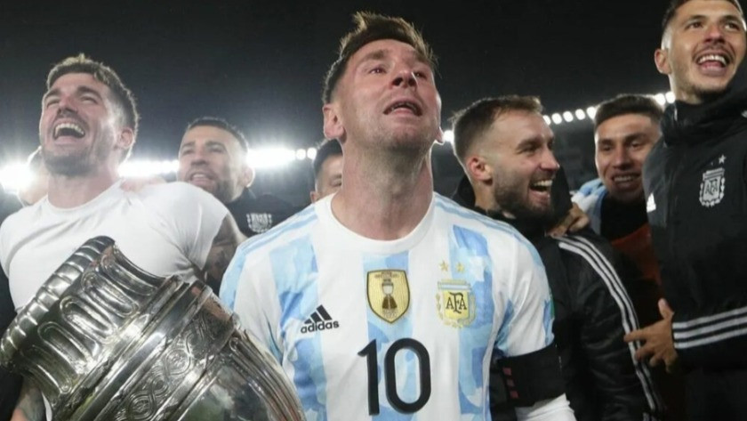 Lionel Messi Pele'nin rekorunu kırınca gözyaşlarına boğuldu