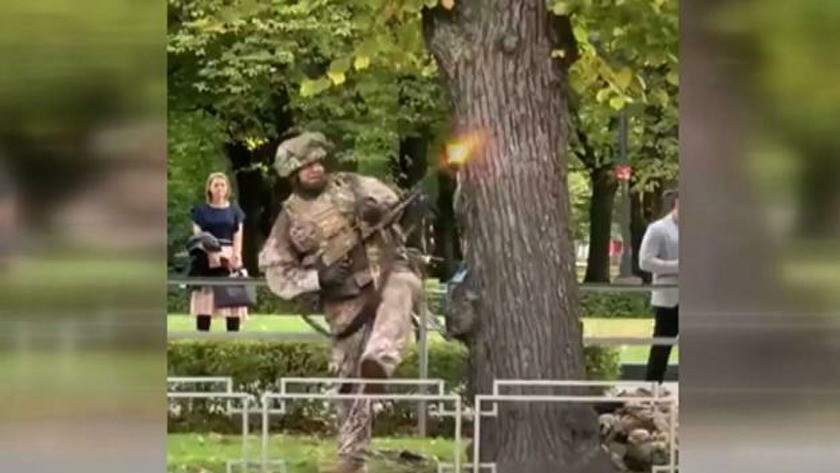 Letonya’da sokak ortasındaki askeri tatbikat tepki çekti