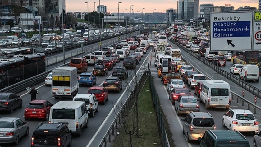 İstanbul'da trafik yoğunluğu yüzde 80'i gördü