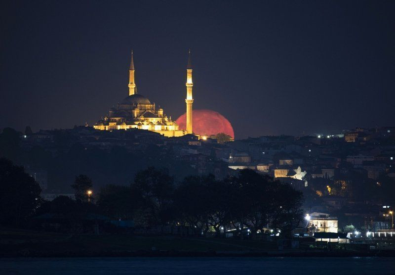 İstanbul'da kartpostallık dolunay görüntüleri! İşte objektiflere yansıyan muhteşem görüntüler... - Sayfa 1