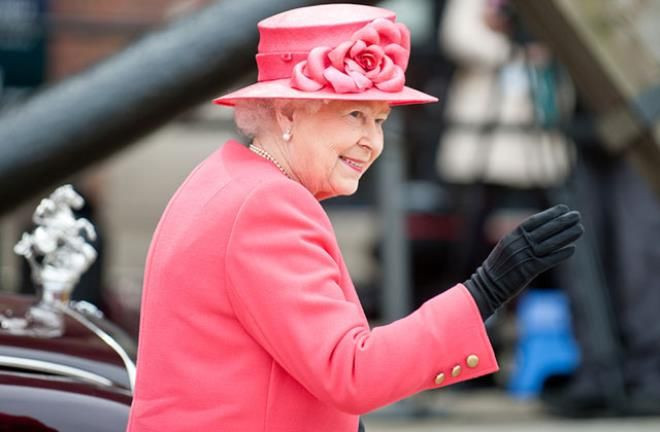 95 yaşındaki Kraliçe Elizabeth 'yılın yaşlısı' ödülünü reddetti - Sayfa 4