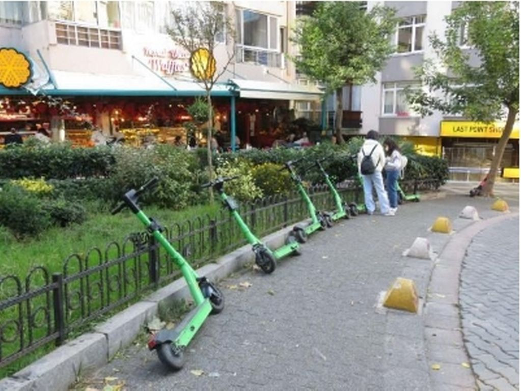 İstanbul'da kaldırımlarda Scooter'dan sonra moped işgali! Şikayet... - Sayfa 4