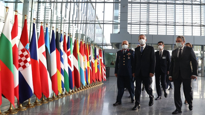 Milli Savunma Bakanı Hulusi Akar, NATO Karargâhında!