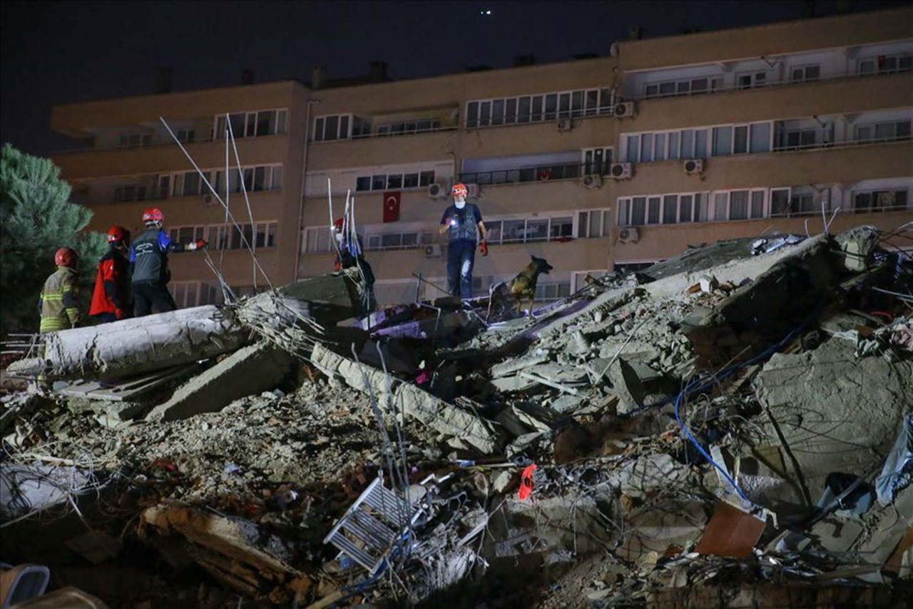 117 kişinin yaşamını yitirdiği İzmir depreminin birinci yılı - Sayfa 3
