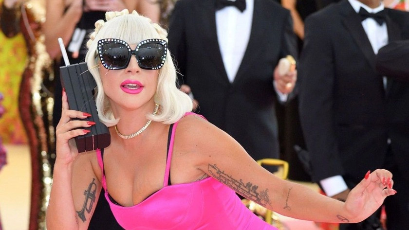 Lady Gaga, çırılçıplak verdiği pozla ağızları açık bıraktı