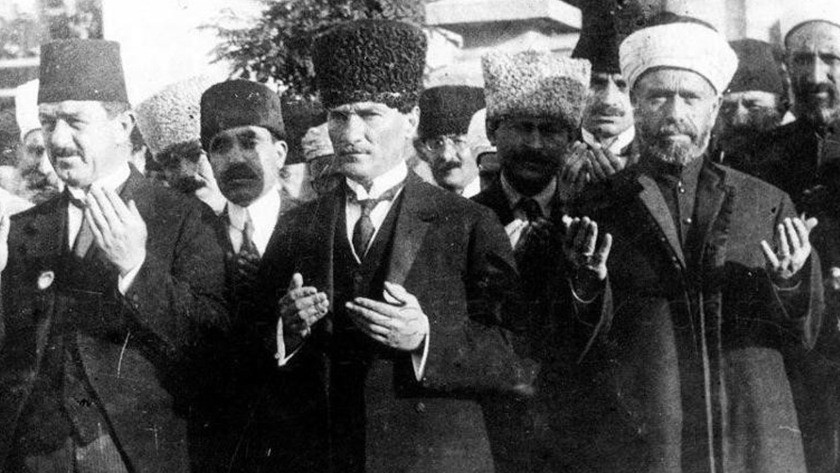 Diyanet'ten 10 Kasım Atatürk'ü anma paylaşımı geldi