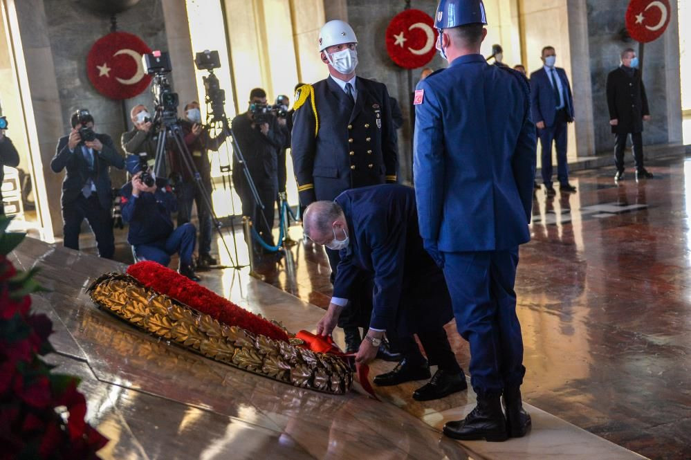 Cumhurbaşkanı Erdoğan ve devlet erkânı Ata'nın huzurunda - Sayfa 2