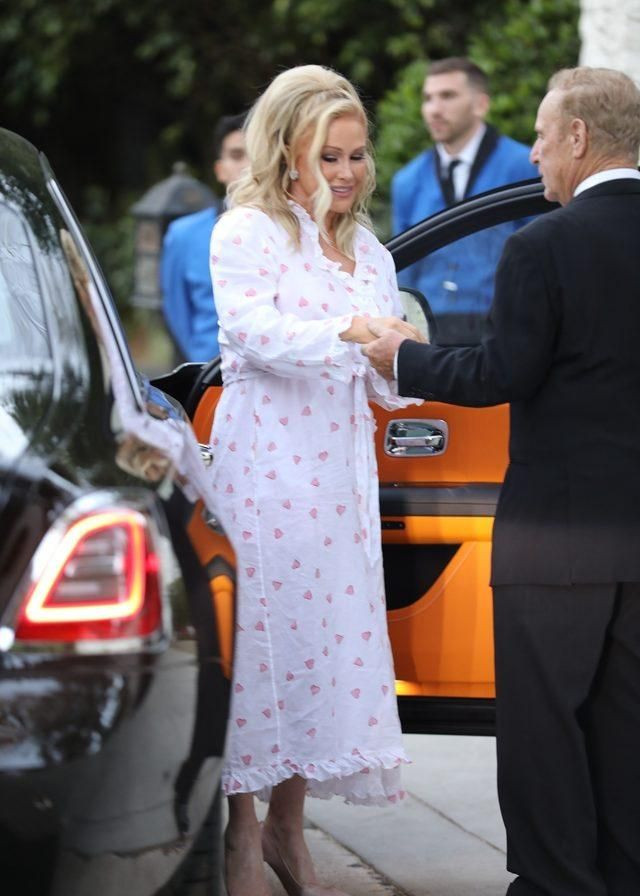 Paris Hilton'un annesi Kathy Hilton düğüne sabahlıkla gitti! - Sayfa 4