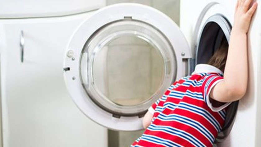 Çamaşır makinesine giren çocuk hayatını kaybetti