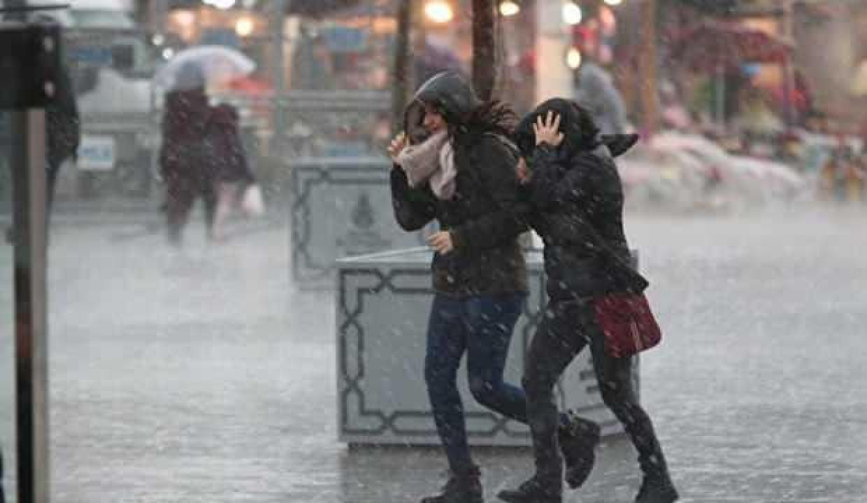 Bugün hava nasıl olacak? 23 Kasım 2021 Meteoroloji'den İstanbul ve birçok ile sağanak uyarısı - Sayfa 1