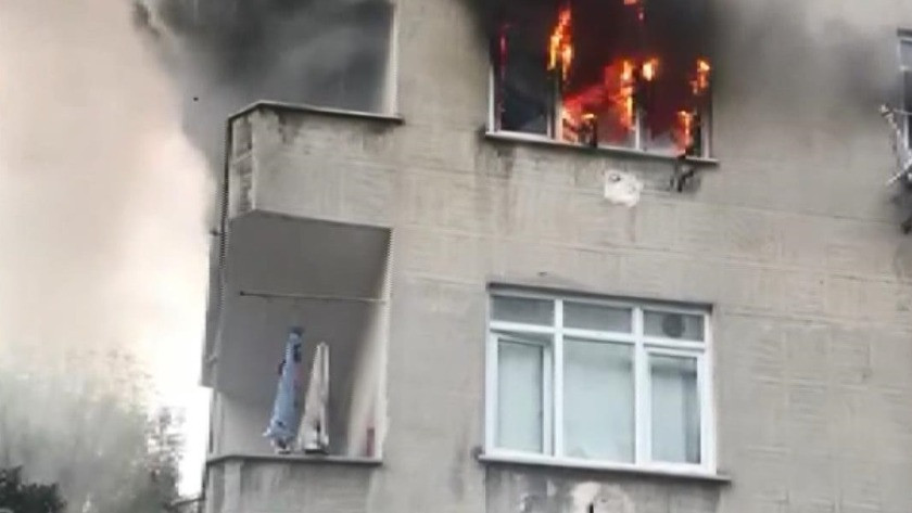 İstanbul'da 5 yaşındaki çocuk çakmakla oynarken evi yaktı