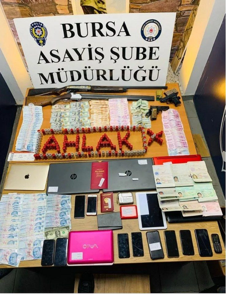 Fuhuş operasyonunda katalog ele geçirildi - Sayfa 1