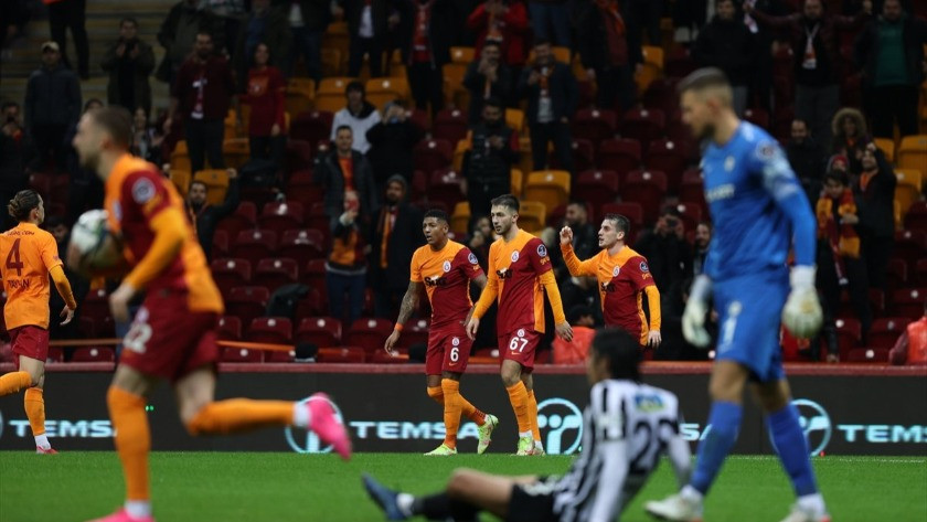 Galatasaray, Altay ile 2-2 berabere kaldı