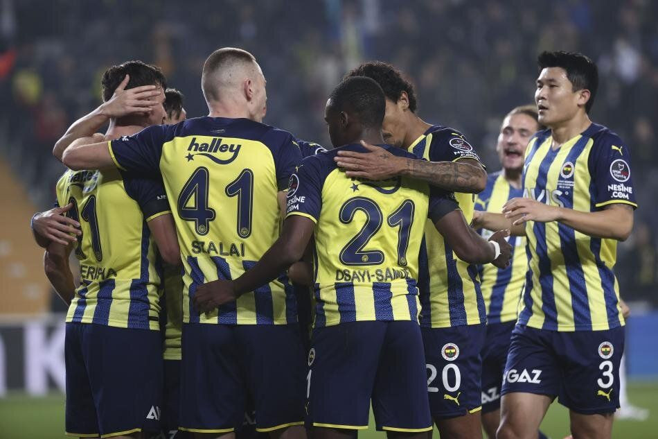 Önder Özen’den Fenerbahçe-Rizespor maçı sonrası dev iddia: Şampiyonluk… - Sayfa 1