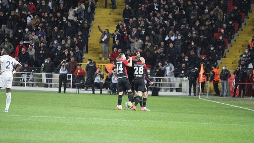 Gaziantep FK - Fenerbahçe maç sonucu: 3-2 (Maç Özeti)