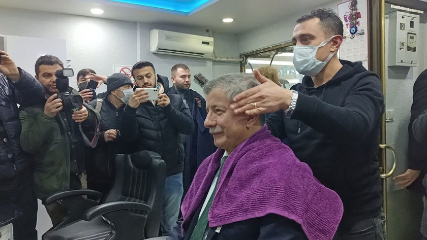 Ahmet Davutoğlu'na Zonguldak'ta saç bakım tıraşı
