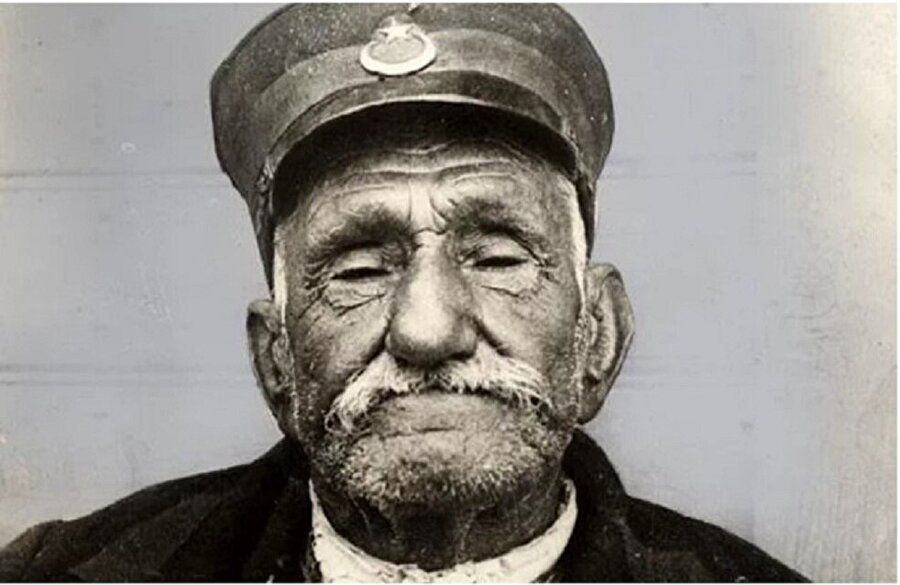 Türkiye'nin en uzun yaşayan insanı Zaro Ağa'nın mezarı kaderine terk edildi - Sayfa 1
