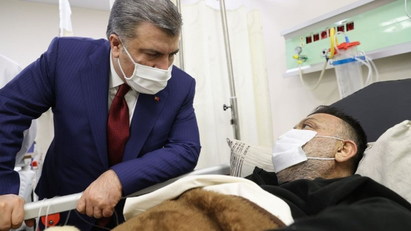 Sağlık Bakanı Fahrettin Koca yeni yıla hastanede girdi
