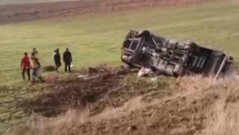 Amasya’da yolcu taşıyan minibüs devrildi: Çok sayıda yaralı var