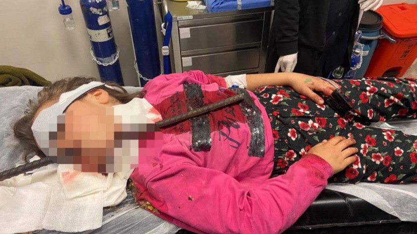Adana'da inşaatta düşen küçük kızın boğazına demir çubuk saplandı
