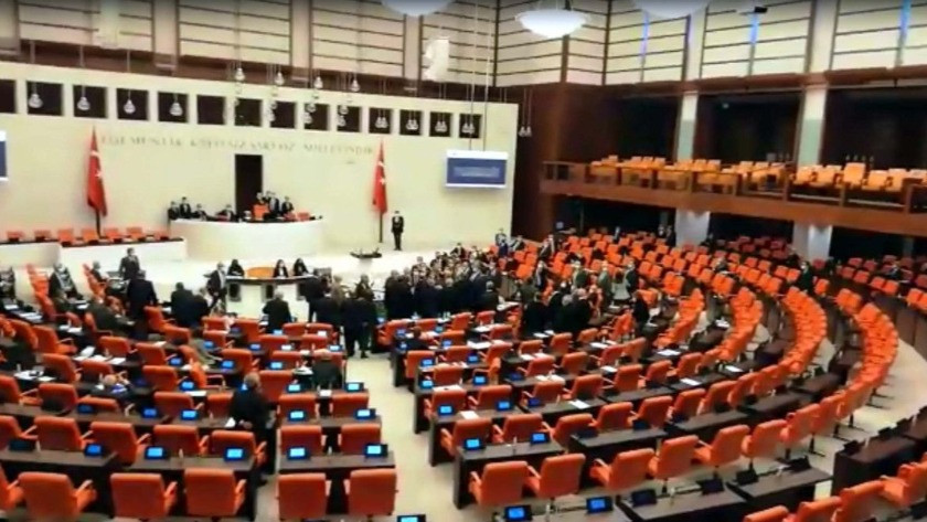TBMM'de AK Partili ve CHP'li vekiller arasında gerginlik