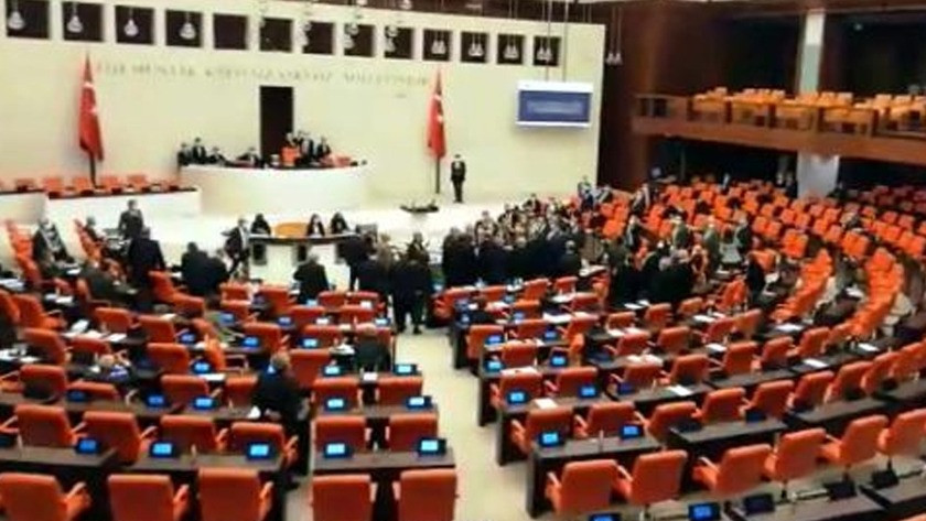 TBMM'de TİP'li ve HDP'li 8 milletvekilinin dokunulmazlıklarının kaldırılması için dosyalar sunuldu