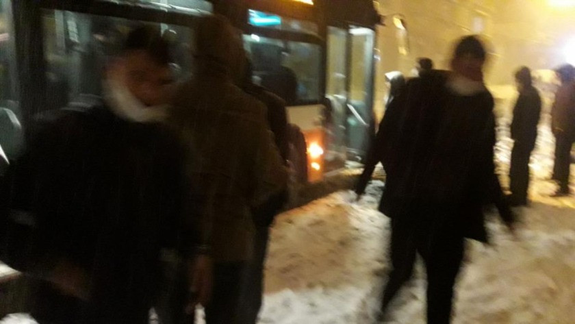 Gaziantep'te kar yolları kapattı; mahsur kalan 2800 kişi kurtarıldı