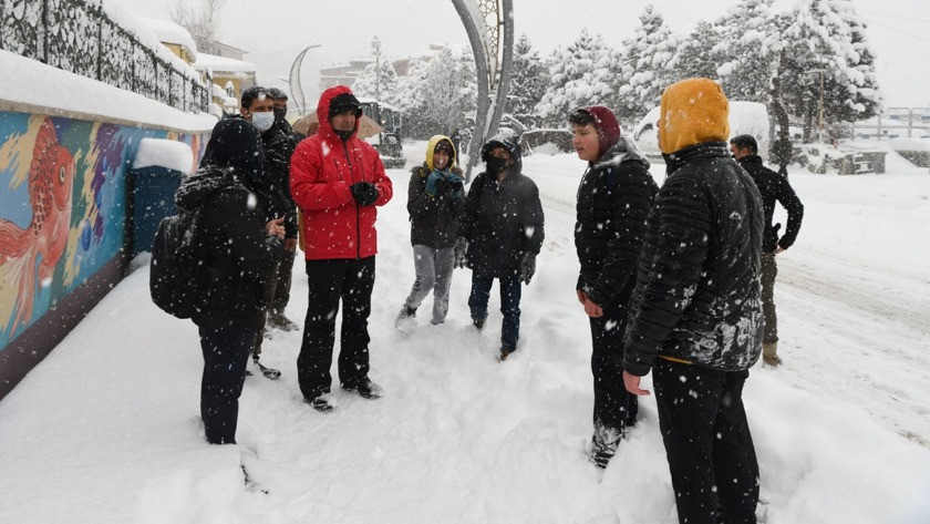 Kar yağışı nedeniyle 5 ilde okullar tatil edildi