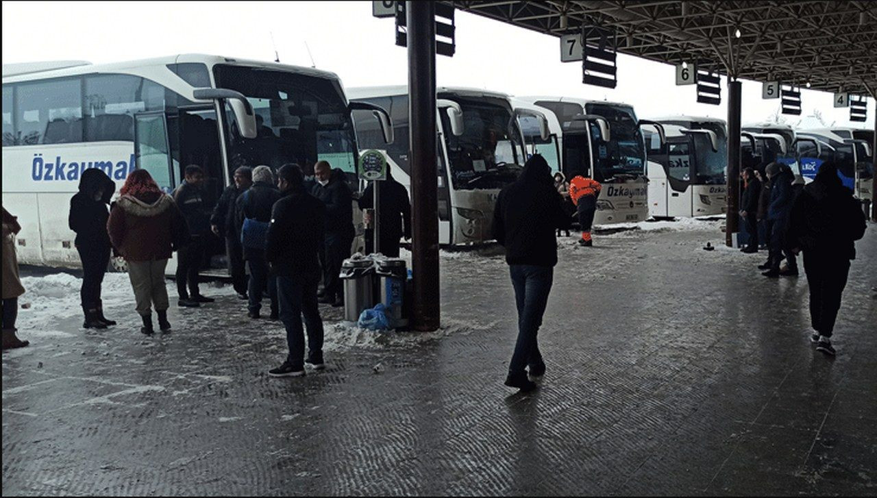 Konya'da bütün kara yolları hava şartlarından dolayı ulaşıma kapatıldı - Sayfa 3